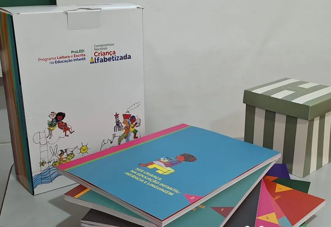 EMEB Profª Lourdes de Moraes Toledo recebe encontro de formação sobre leitura e escrita na Educação Infantil
